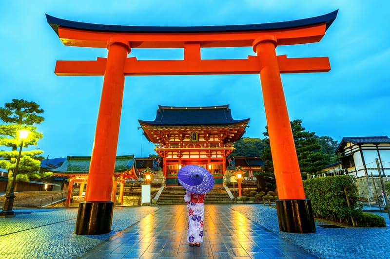 Fushimi Inari waehrend der Nakasendo Wanderreise