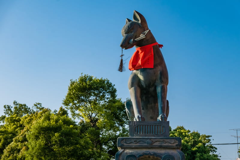 Fuchs-Skulptur am Fushimi Inari Schrein
